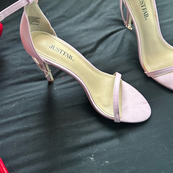 Pink heels. - Picture 3 of 8